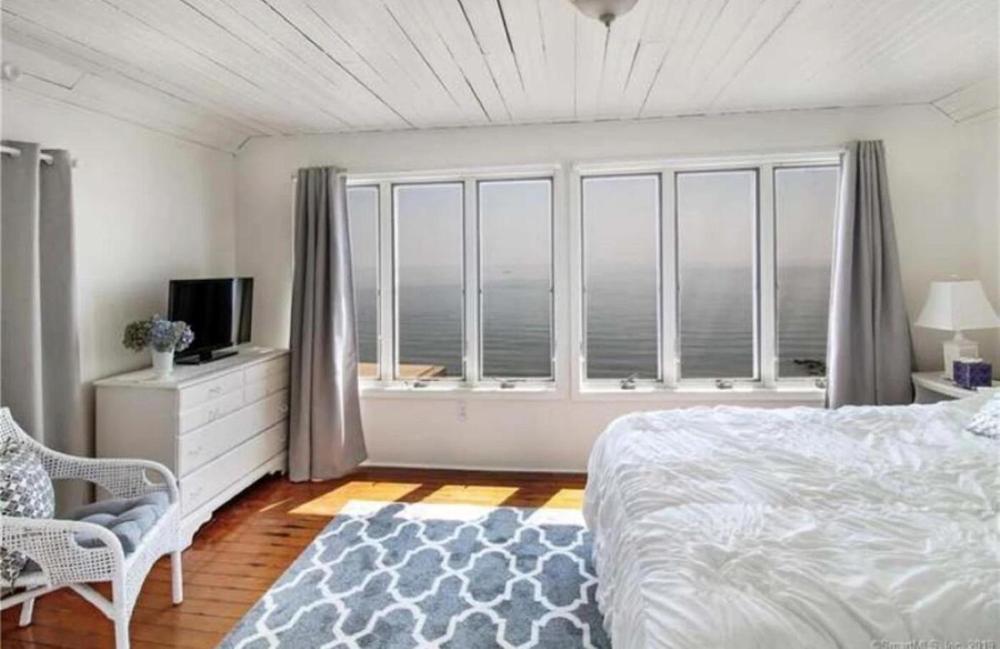 Cozy Beach - Direct Waterfront! East Haven Bagian luar foto